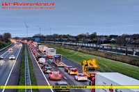 Wadenoijen - Flinke vertraging door ongeval A15
