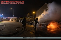 Tiel - drie auto's verwoest door brand Hennepe 