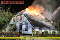 Tiel - Grote brand in woning met rietenkap